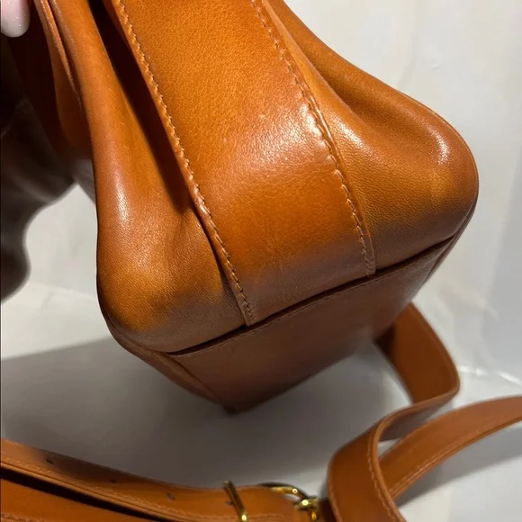 Gucci Tan Leather Shoulder Bag - Picture 9 of 12